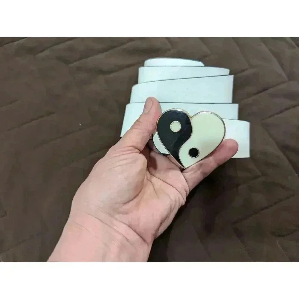 Junior's reversible black and white belt w gold enamel heart Yin Yang symbol 36"